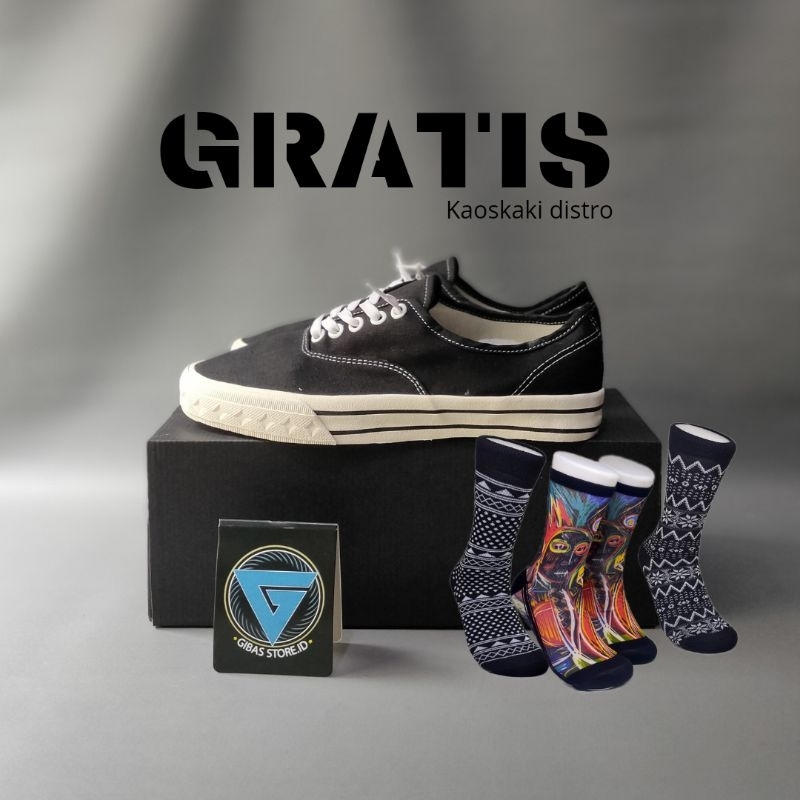 Sepatu Sneakers Dengan Desain Vintage Yang Klasik Dan Retro Sepatu Sneakers Dengan Desain Vintage Yang Klasik Dan Retro