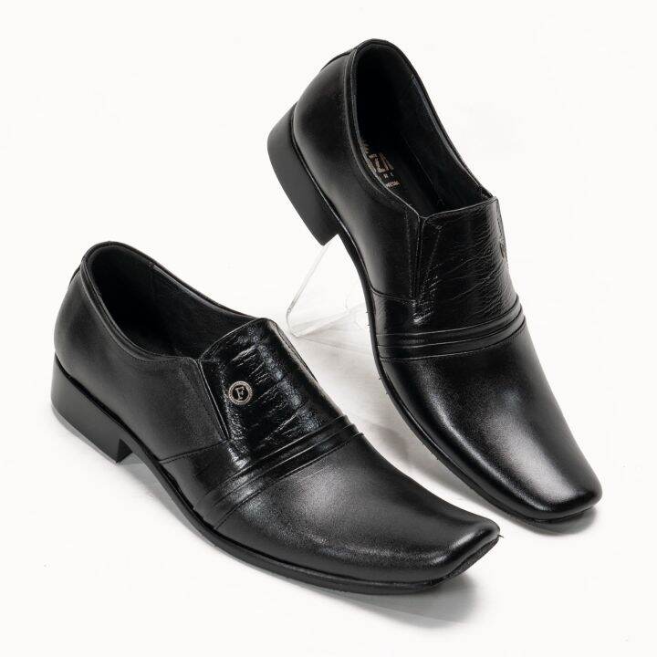 Sepatu branded pria premium